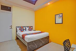 Fabhotel Broad Way Inn