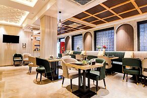 Fabhotel Aafreen International