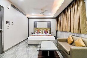 Fabhotel Aafreen International