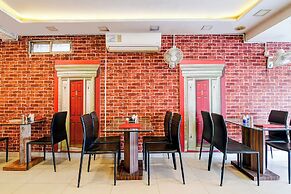 Fabhotel Rose