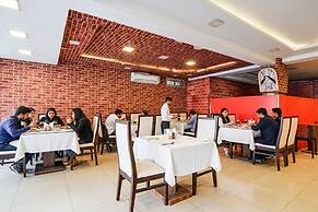 Fabhotel Rose