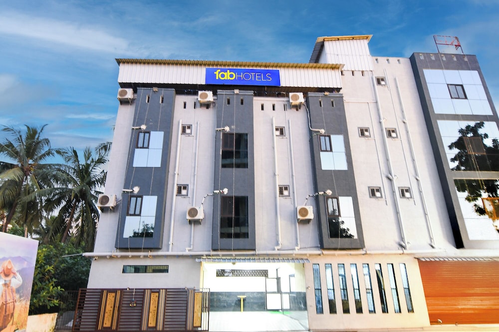 Fabhotel Star Light B