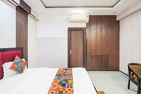 Fabhotel Novis House