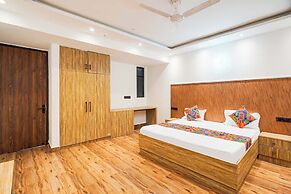 Fabhotel Golden Inn