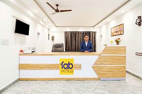 Fabhotel Golden Inn