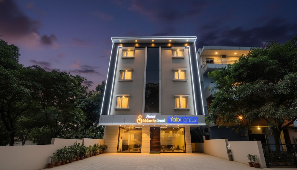 Fabhotel Siddarth Grand
