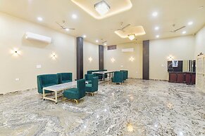 Fabhotel Fort