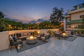 Fabhotel The Heaven