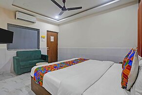 Fabhotel Small Daddy Plus