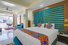 Fabhotel Small Daddy Plus