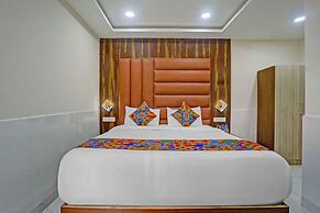 Fabhotel Small Daddy Plus