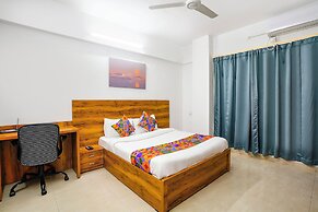 Fabhotel Wellax 24 Service Apartments