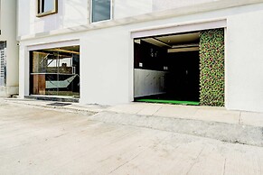 Fabhotel Leon Square