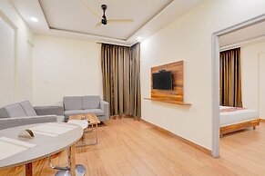 Fabhotel East Land