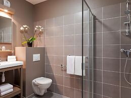 Comfort Triple Room Near Geneva