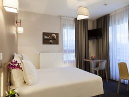 Comfort Triple Room Near Geneva