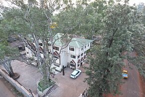 Green Paradise Hotel And Restaurant