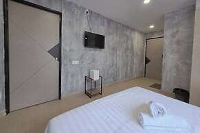 The Cozy Hotel