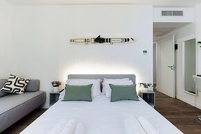Casa Batèl Suites & Apartments