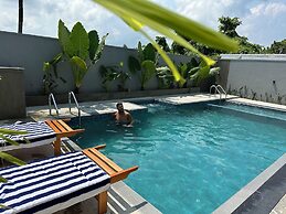 Goalie Beachfront Resort