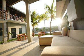 Goalie Beachfront Resort