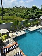 Goalie Beachfront Resort