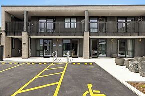 Brookside Motel