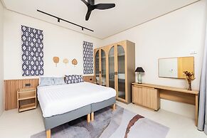 Villa Plunge Modern with Private Pool