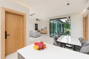 Villa Plunge Modern with Private Pool