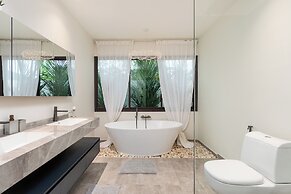 Villa Plunge Modern with Private Pool