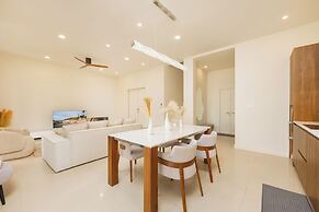Villa Aura 3BR Private Pool Near Naiharn