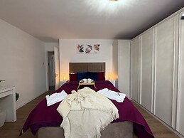 Modern and Spacious 3 Bed Retreat - Bracknell