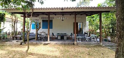 Baan Hinlad Home and Hostel