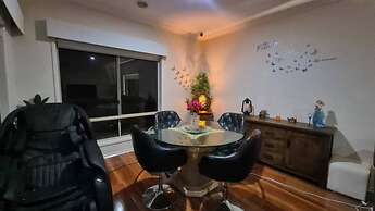 Cosy Spacious Hill Holiday Home
