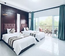 Intimate Riverside Resort