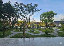 Intimate Riverside Resort