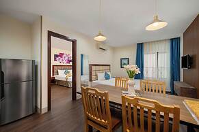 Sea Front Apartment & Spa Da Nang