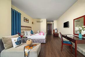 Sea Front Apartment & Spa Da Nang