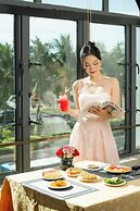 Sea Front Apartment & Spa Da Nang