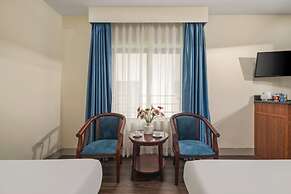 Sea Front Apartment & Spa Da Nang
