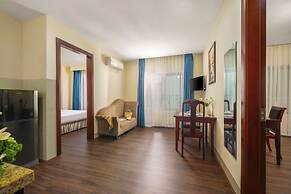 Sea Front Apartment & Spa Da Nang
