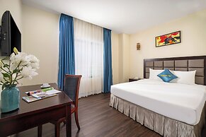 Sea Front Apartment & Spa Da Nang