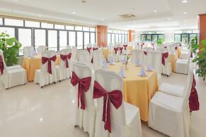 Sea Front Apartment & Spa Da Nang