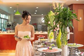 Sea Front Apartment & Spa Da Nang
