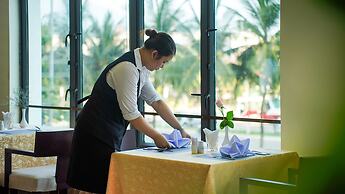 Sea Front Apartment & Spa Da Nang