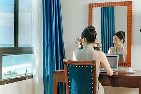 Sea Front Apartment & Spa Da Nang