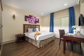 Sea Front Apartment & Spa Da Nang