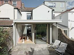 Beautiful 3 Bedroom Home in Bristol