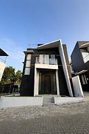 Arrayyan Executive Village Complex Batu