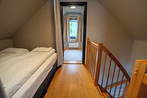 Steam Pier Adventure Hotel